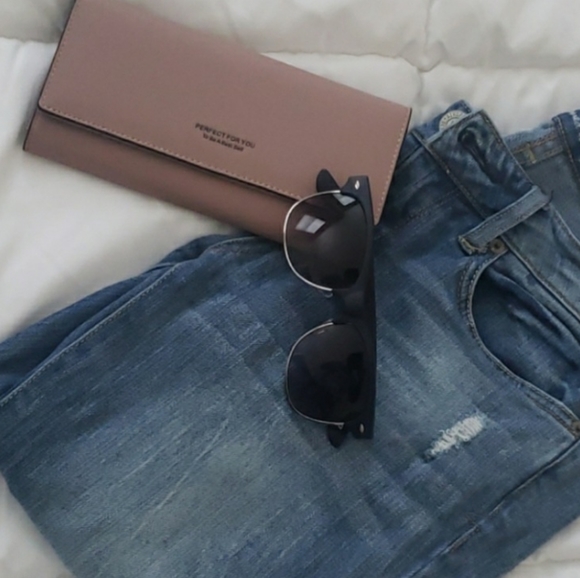 EVEYTHING MUST GO!!! - Picture 4 of 9